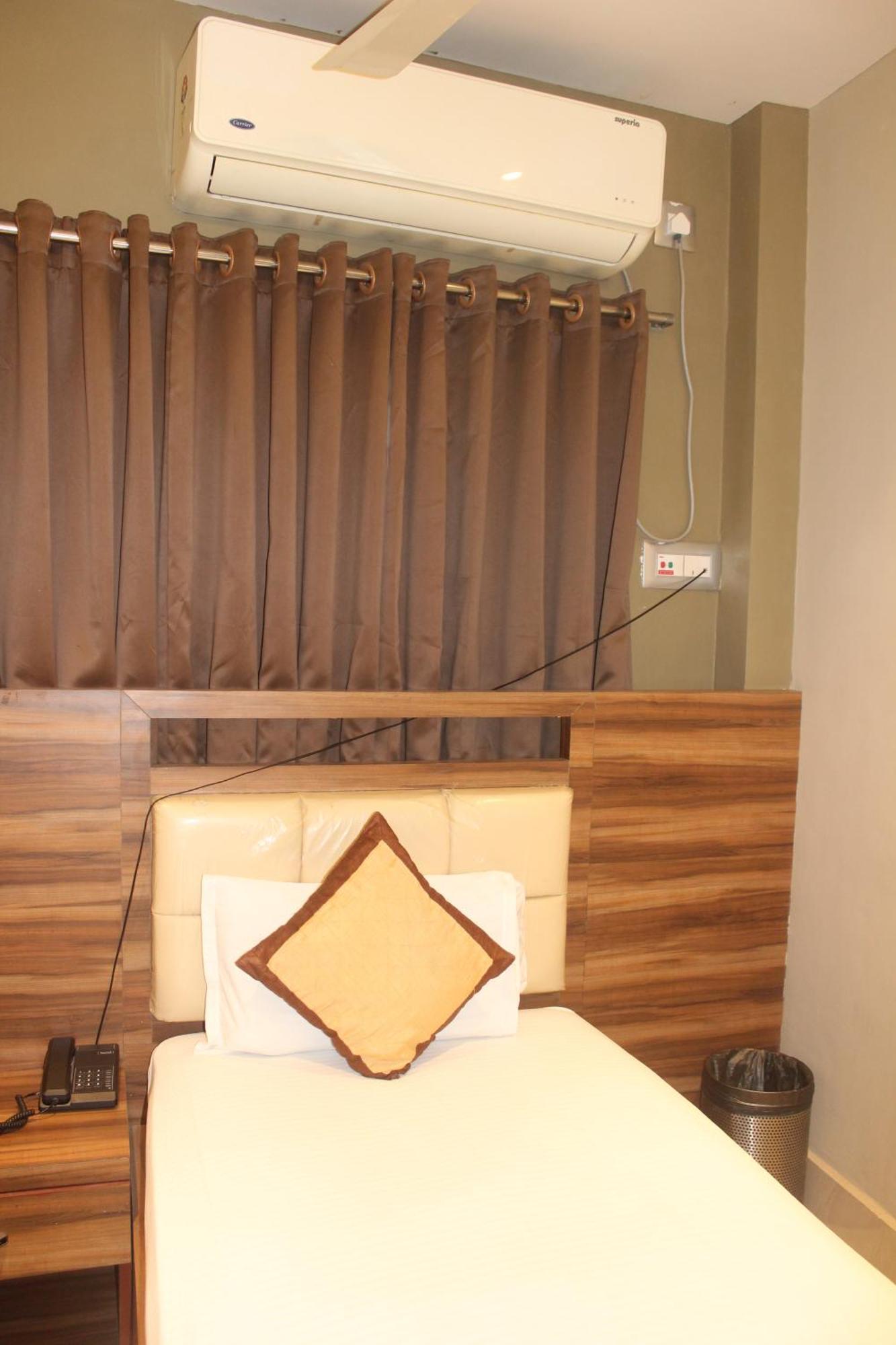 Hotel Oishi Plaza Mukutmanipur エクステリア 写真