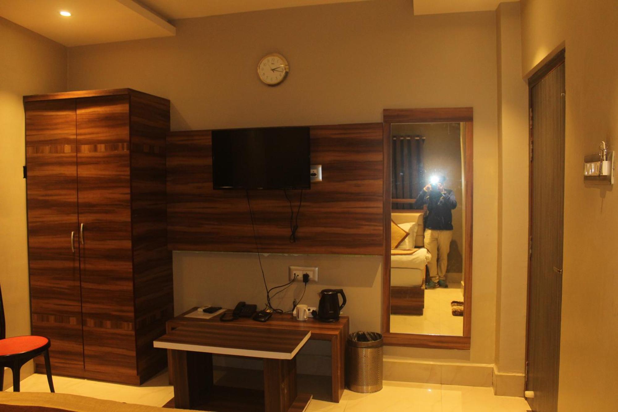 Hotel Oishi Plaza Mukutmanipur エクステリア 写真