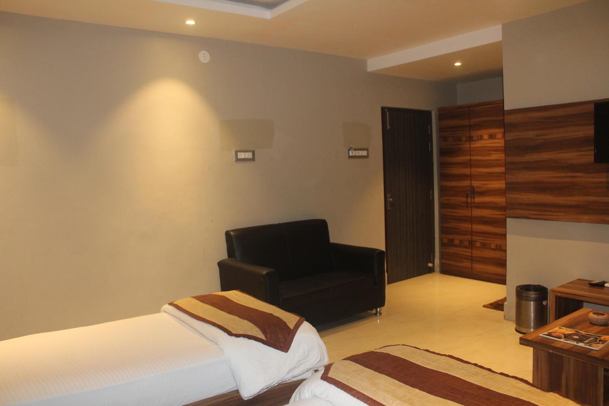 Hotel Oishi Plaza Mukutmanipur エクステリア 写真